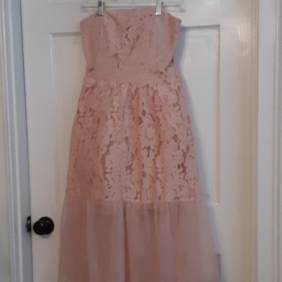 Dress - Picture 4 of 4